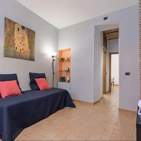 Roma Colosseum Apartment-3